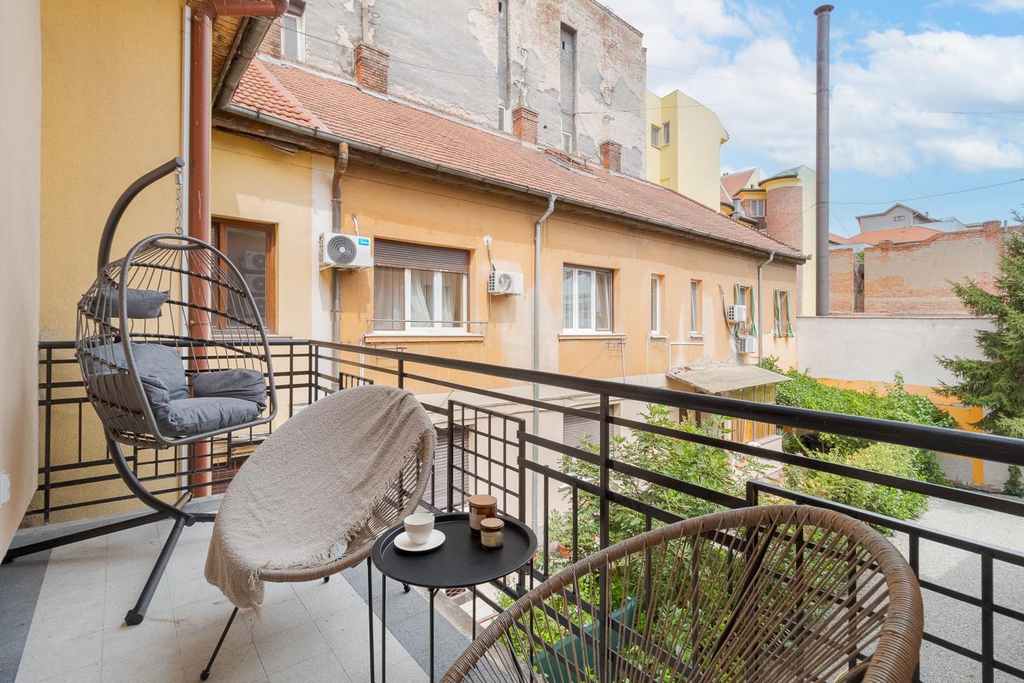 Oasis Rooms Орадя Экстерьер фото